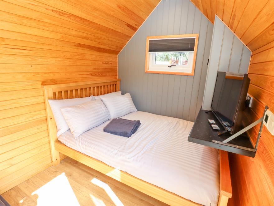 Acorn Lodge At Bridge Lake Farm & Fishery