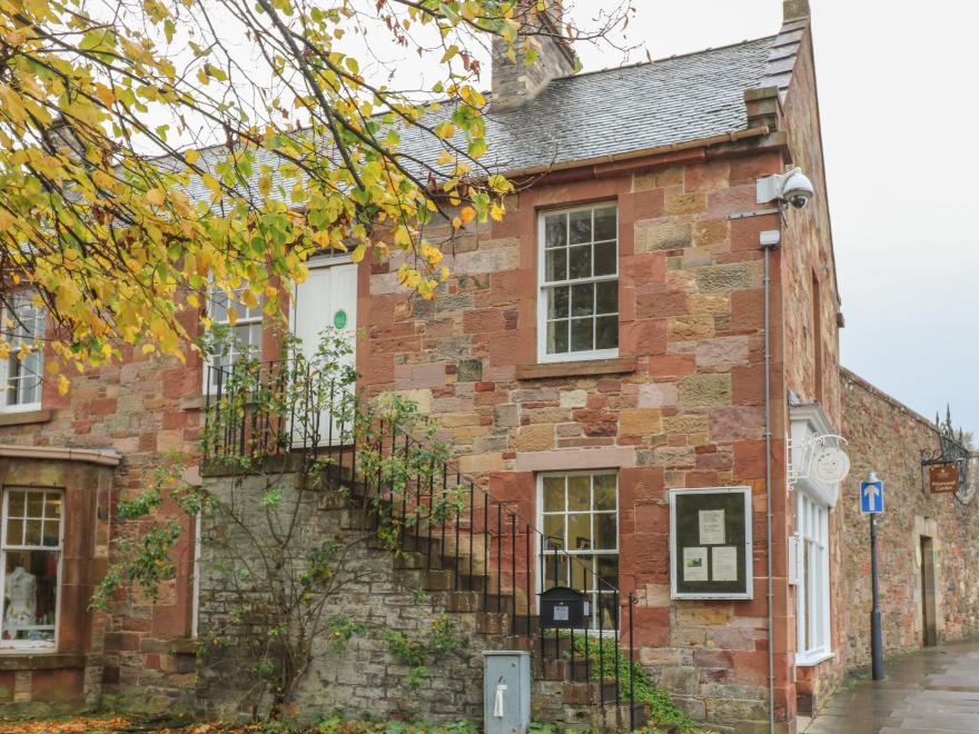 Pear Cottage - Priorwood Garden