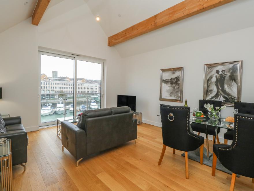 Harbourside Haven Penthouse 2