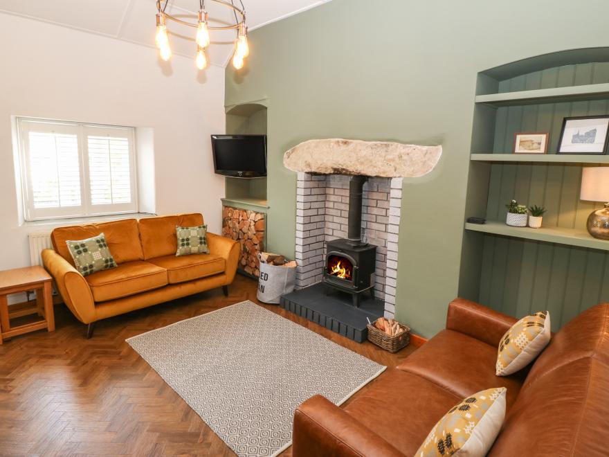 3 Cae'r llwyn Cottages