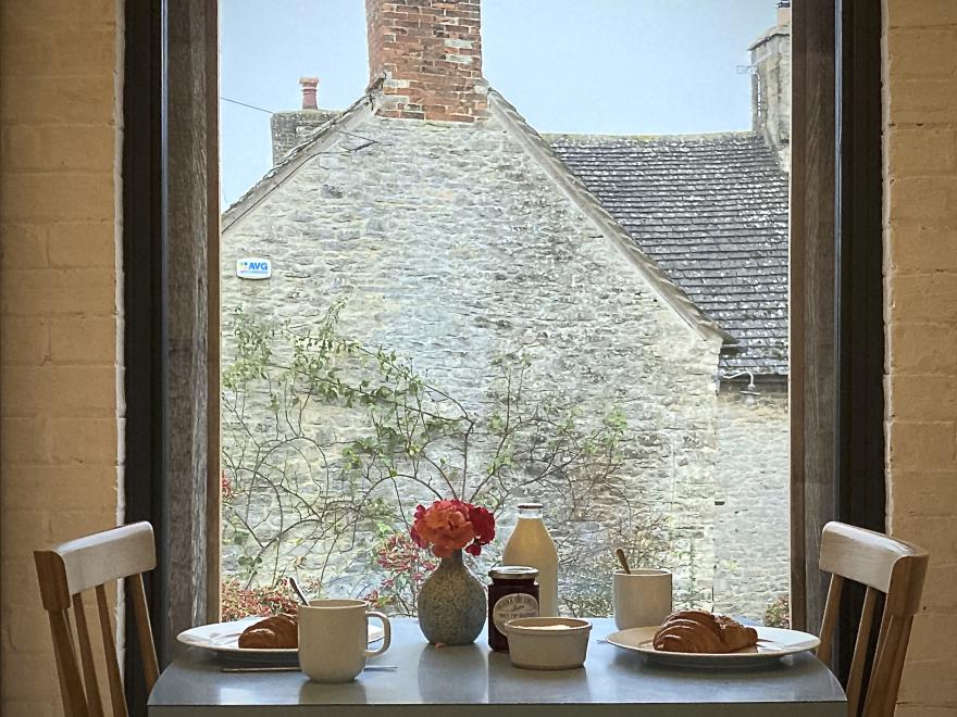 High Cogges Farm Holiday Cottages – The Granary