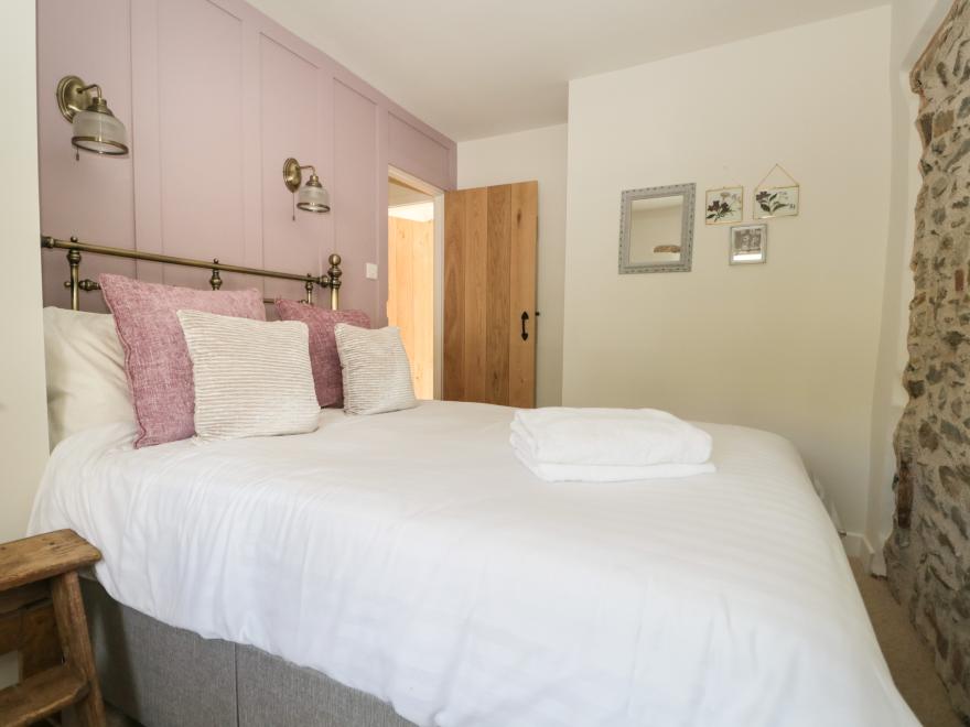 1 Sunny Point Cottages