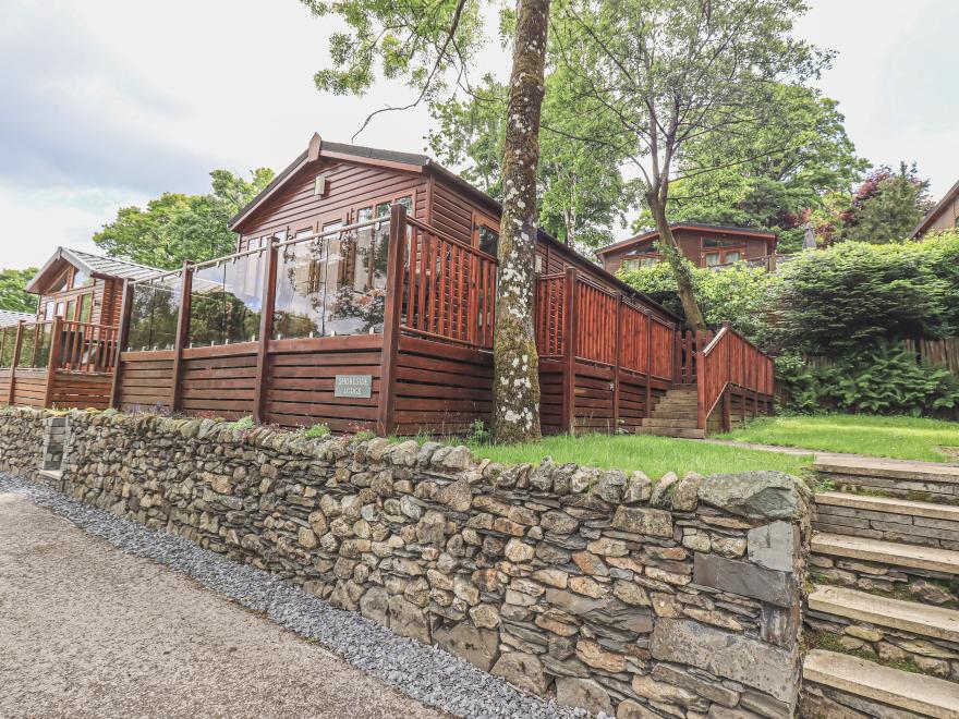 Shoreside Lodge