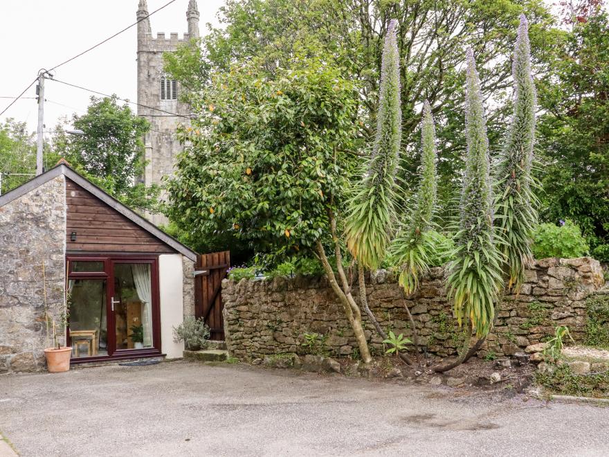 Lannlyvri Lodge