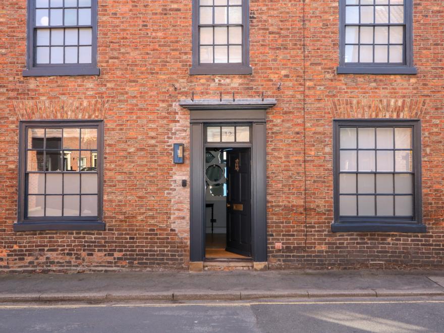 12 Banks Street