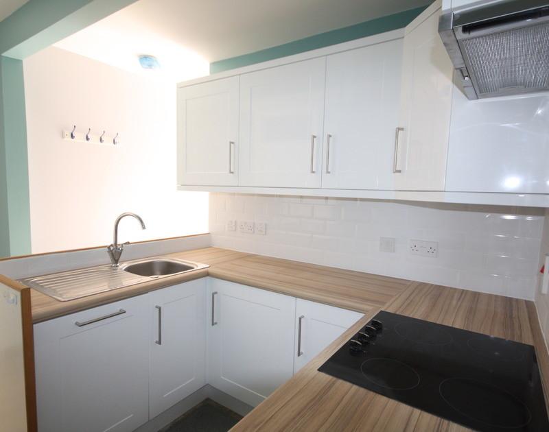Pinewood Flat 5