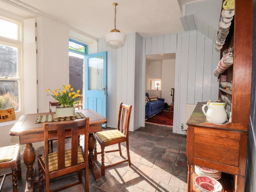 Dolwylan Cottage