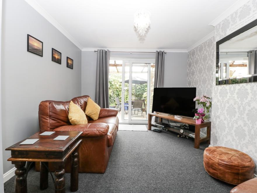 8A Rosewood Avenue