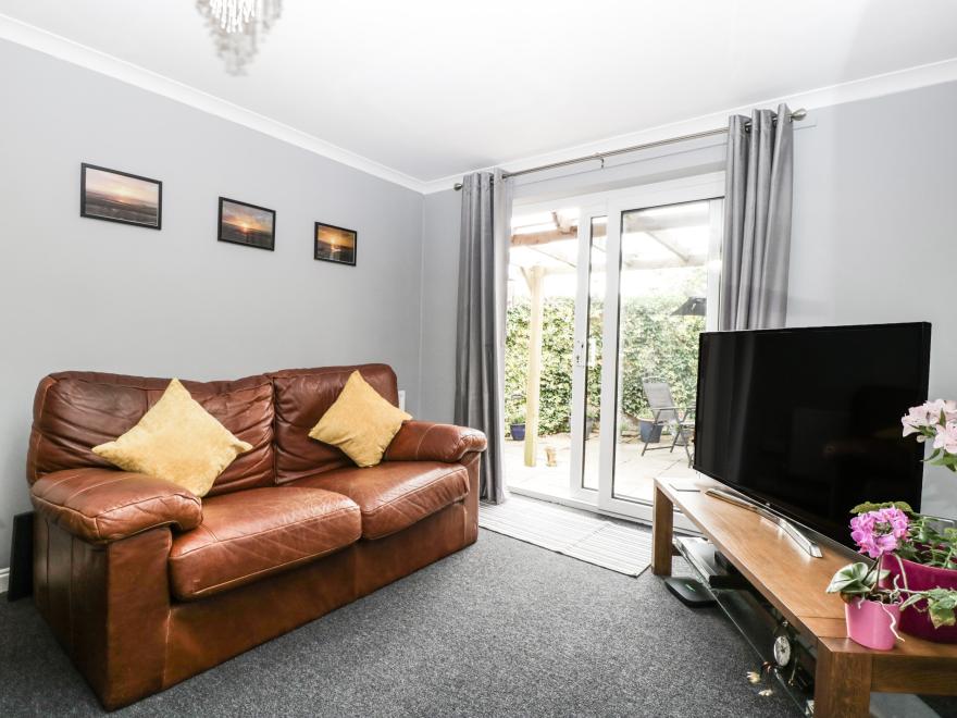 8A Rosewood Avenue