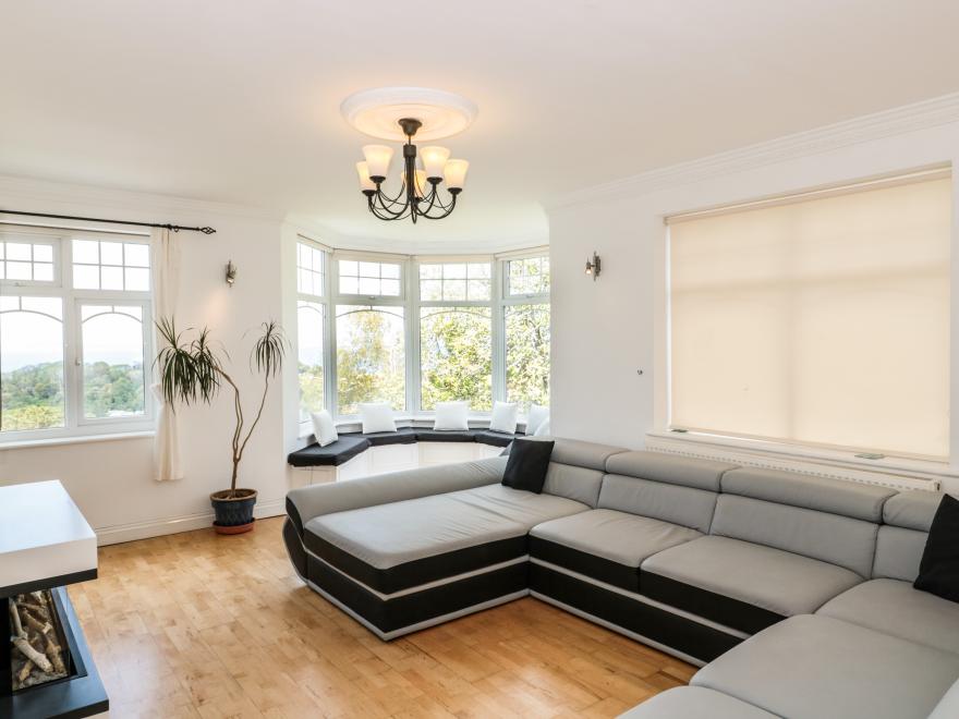Flat 2 Channel View