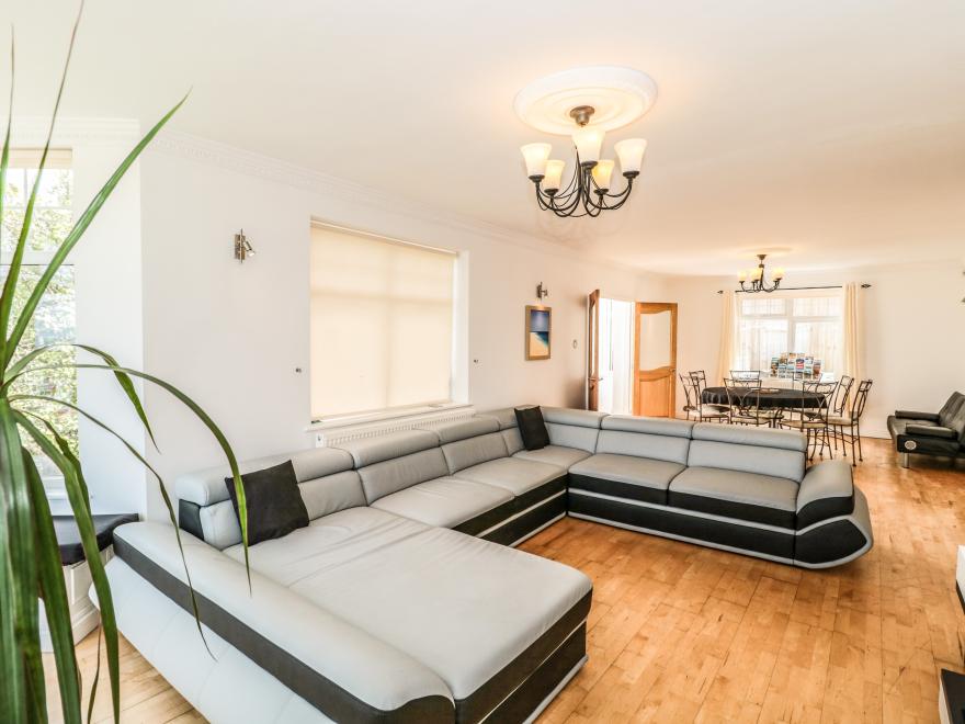 Flat 2 Channel View