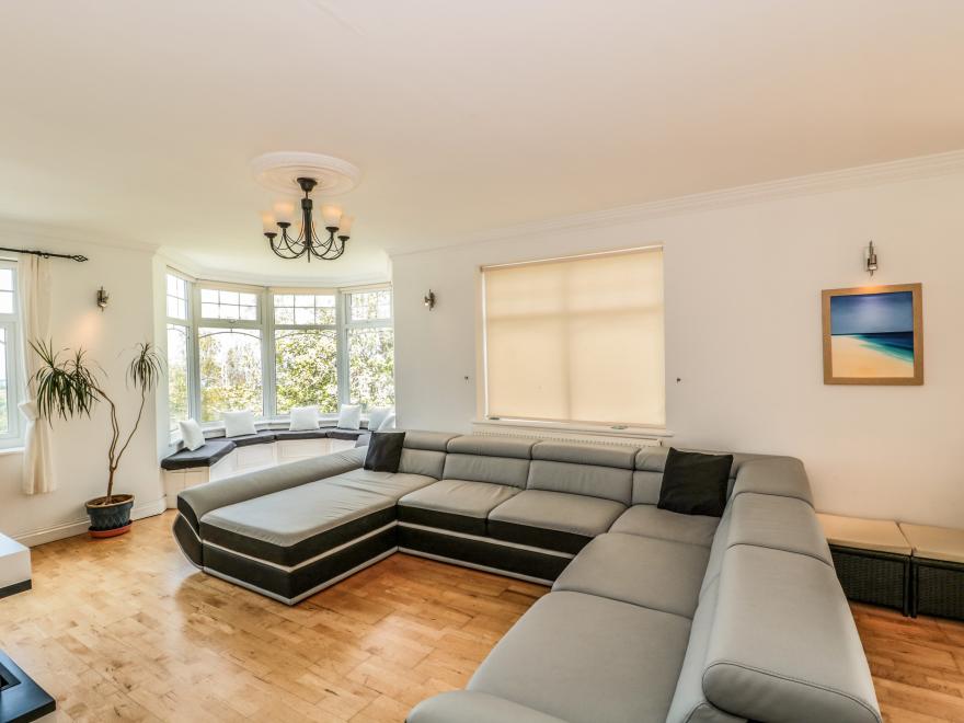 Flat 2 Channel View