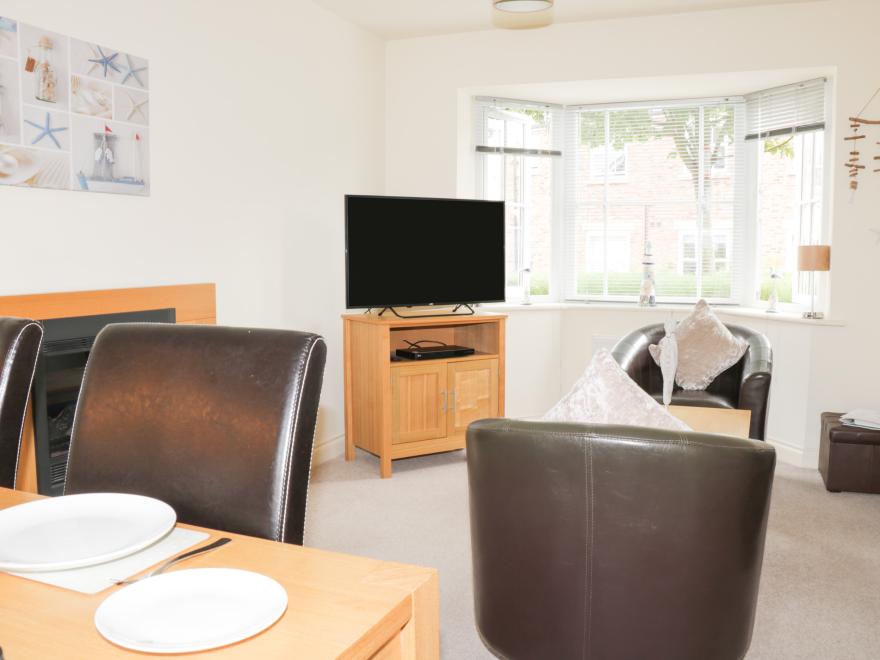 2 Perran Court