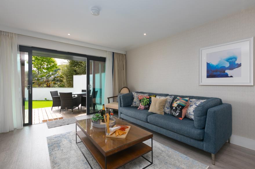 Peninsula Apartment 2
