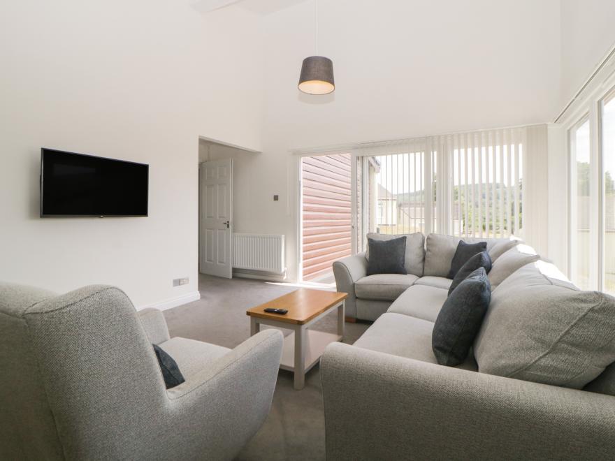 Harcombe House Bungalow 10