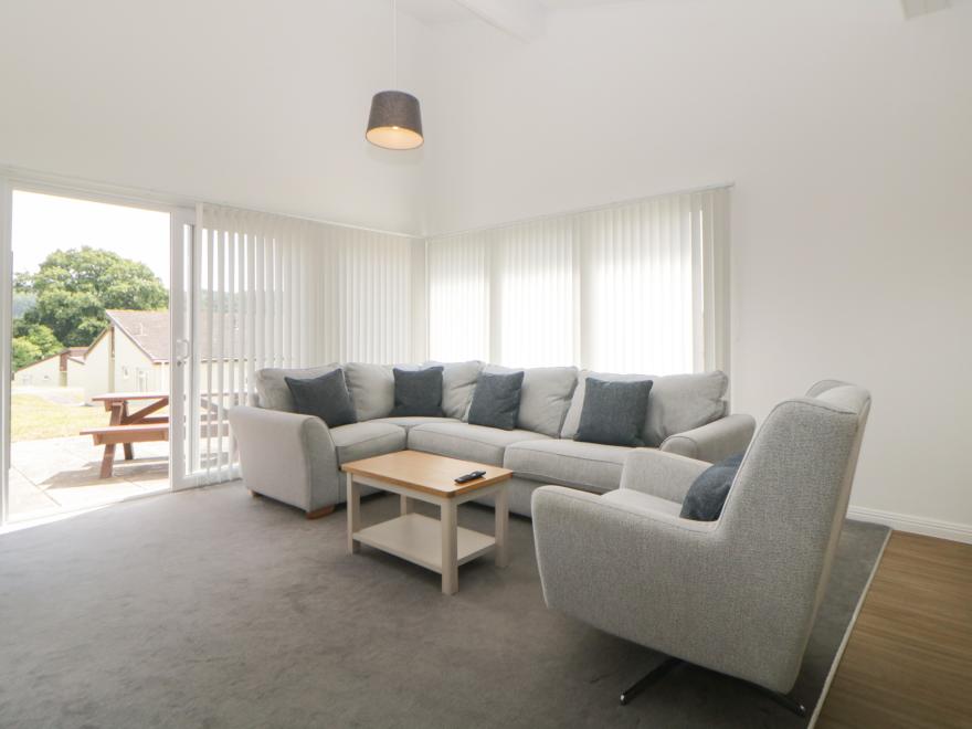 Harcombe House Bungalow 10