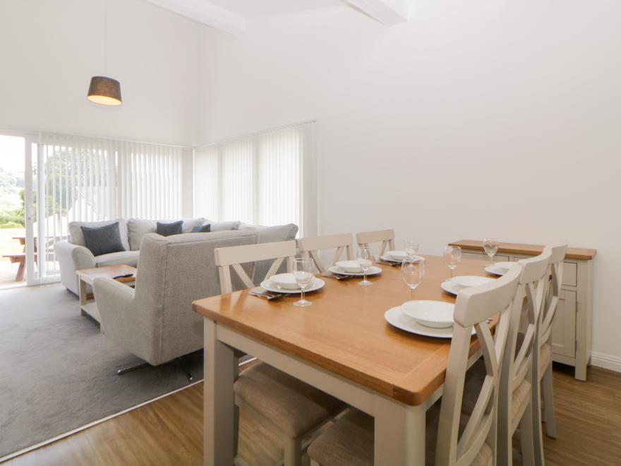Harcombe House Bungalow 10