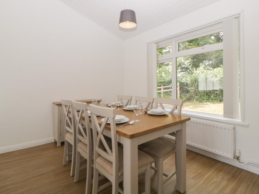 Harcombe House Bungalow 10