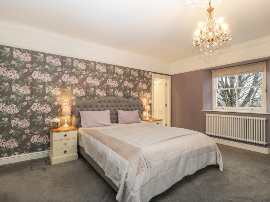 Vallis Oak Villa