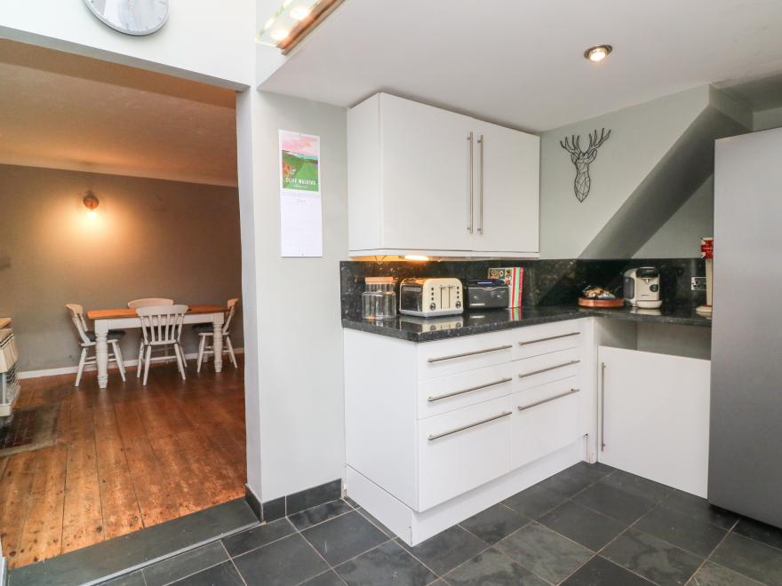 6 Milton Place