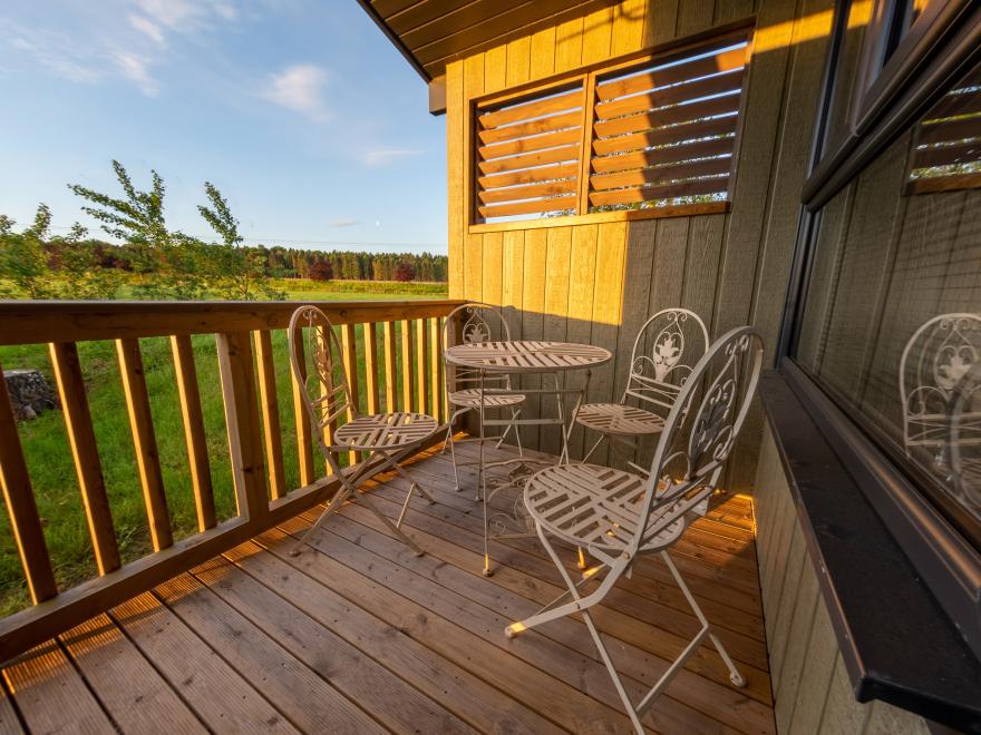 Lodge 12 - Hideaway 1
