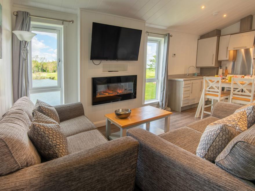 Lodge 12 - Hideaway 1