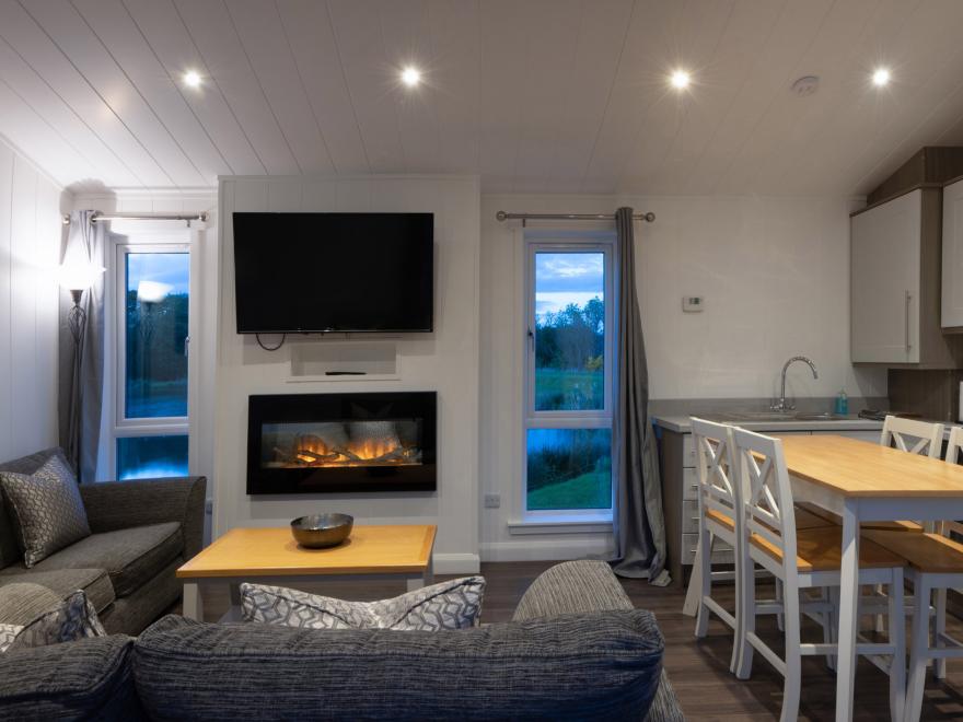 Lodge 12 - Hideaway 1