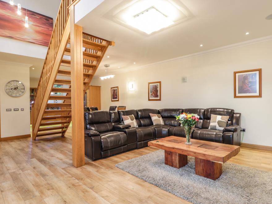1 The Coach House