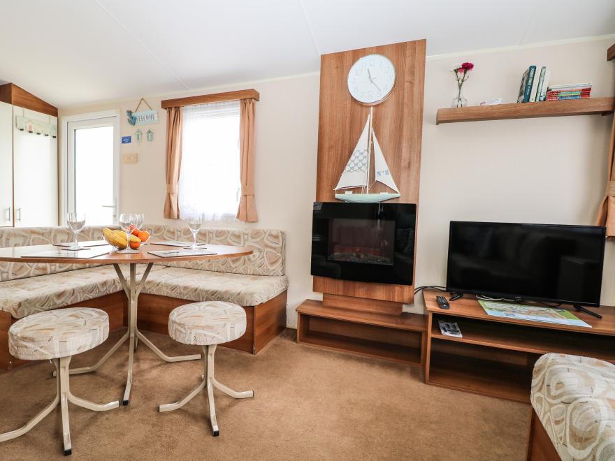 Solent Breezes, Caravan 108