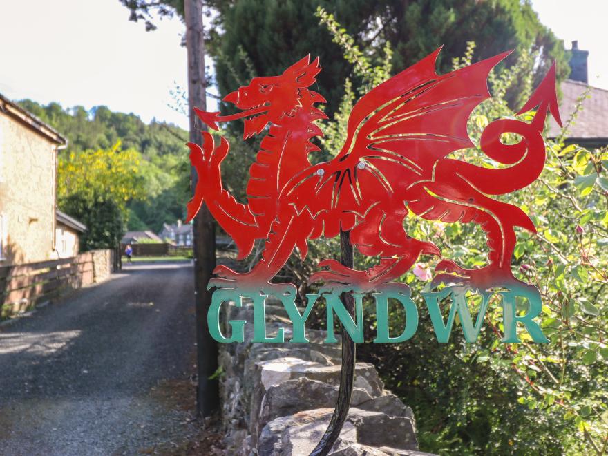 Glyndwr Bach