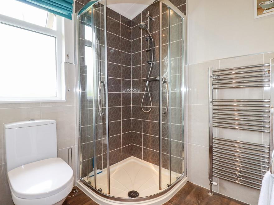 23 Bossiney Bay