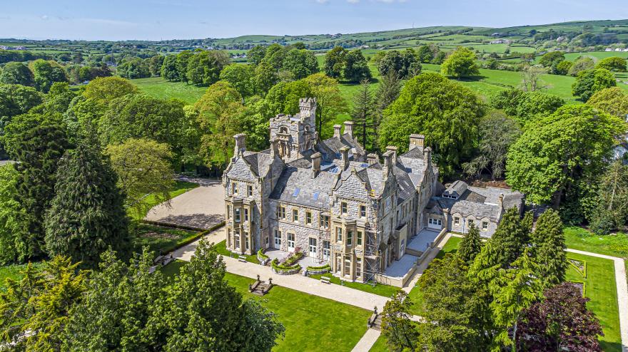 Alice House Stone Cross Mansion