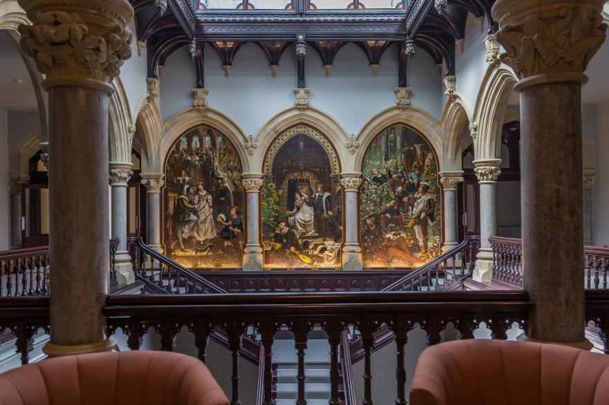 The Alfred Suite Stone Cross Mansion