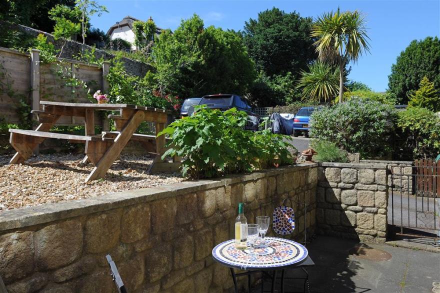 2 Kersbrook Gardens