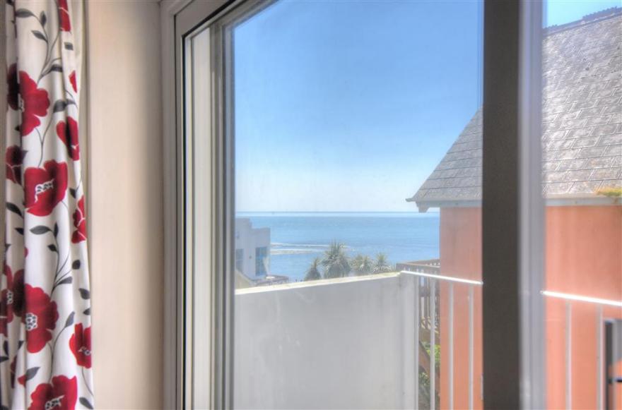 4 Bay View Court