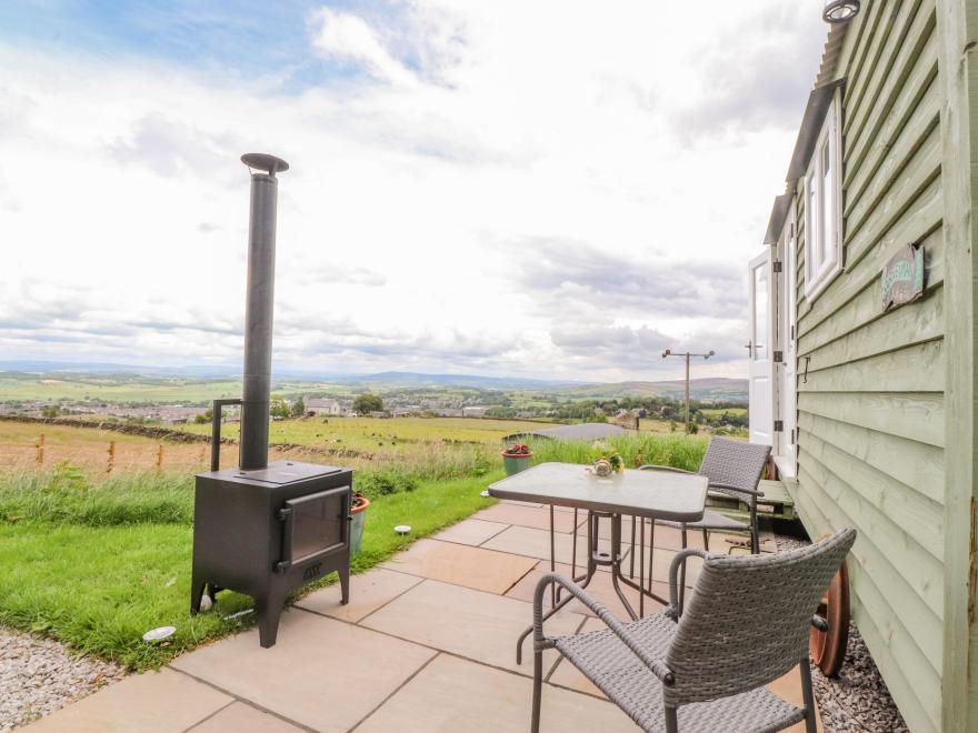 The Journeyman Luxury Shepherds Hut
