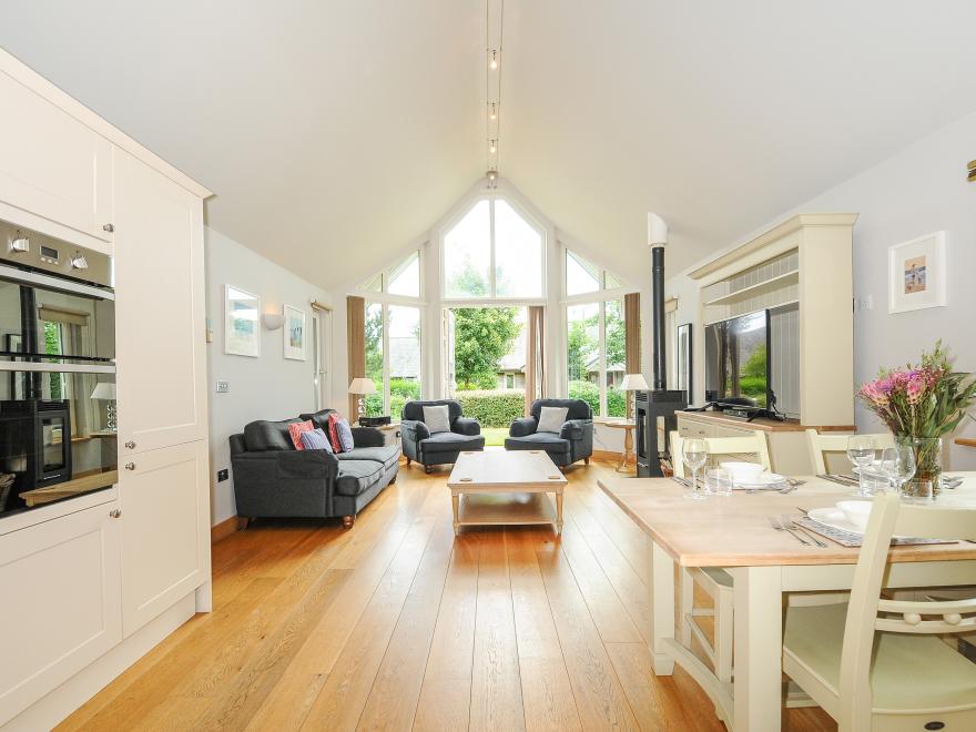 Swandown, 3 Blackdown