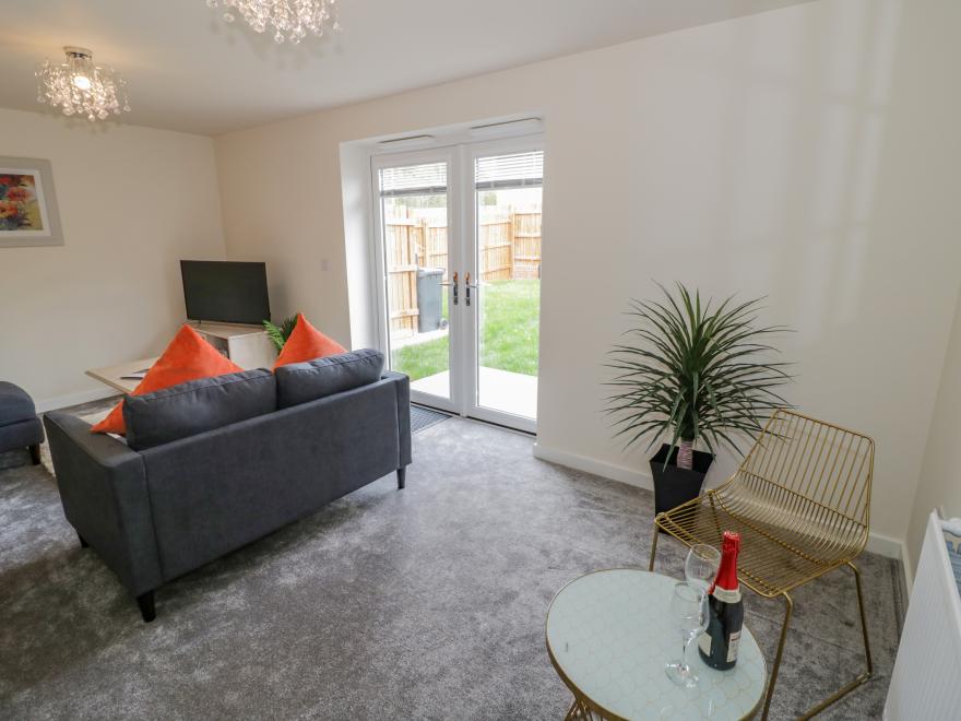 23 Moat House Close
