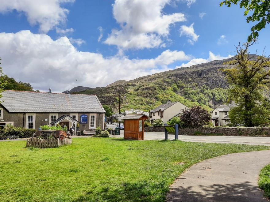 Bryn Afon