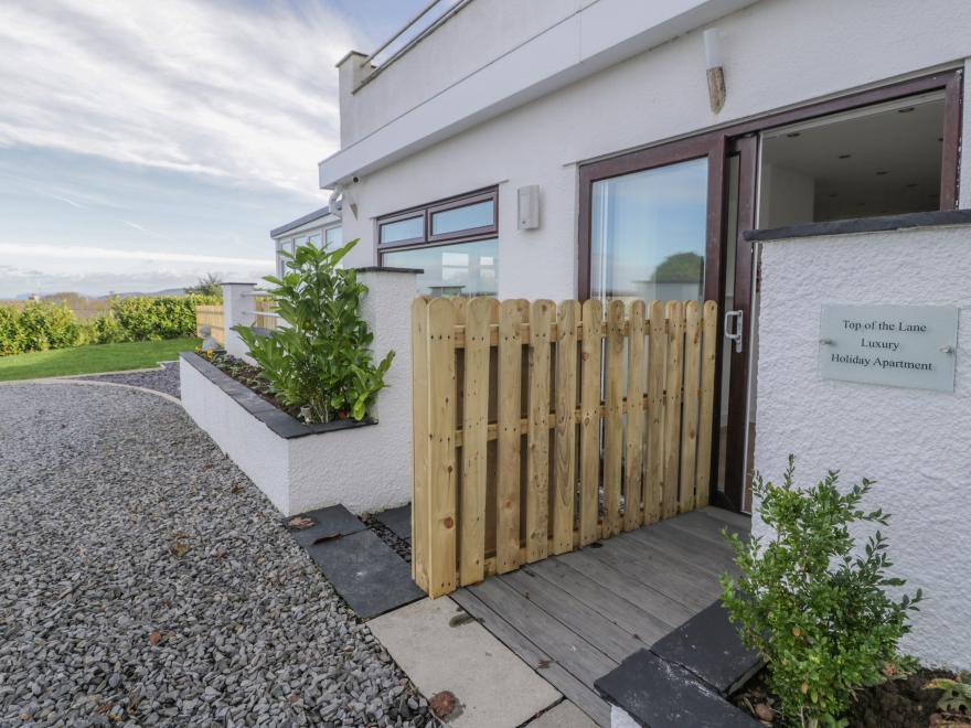Top Of The Lane Luxury Holiday Apartment