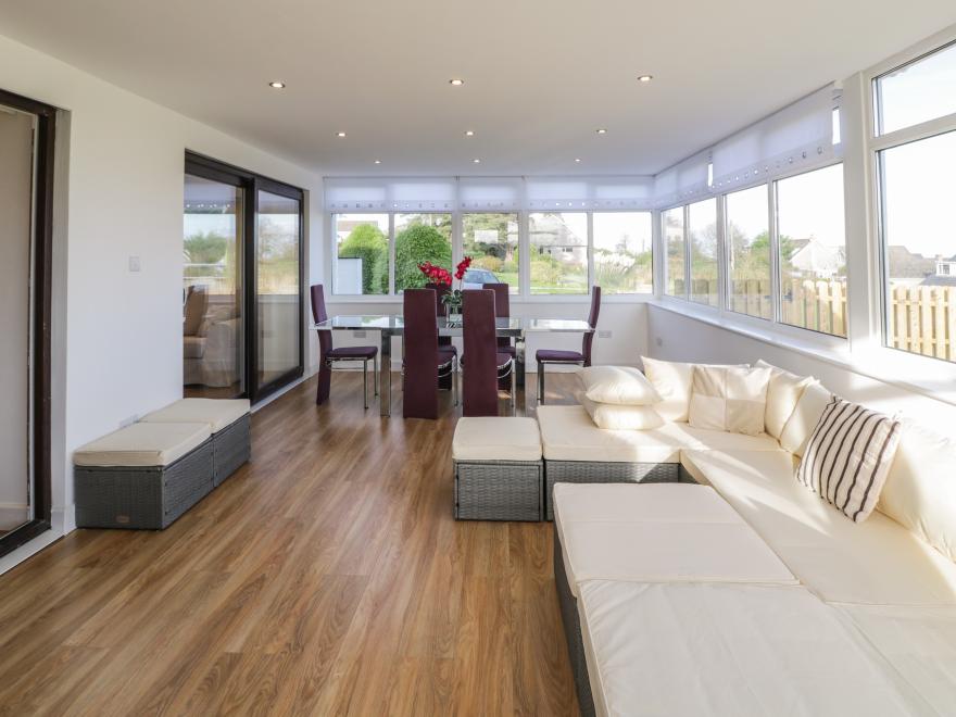 Top Of The Lane Luxury Holiday Apartment