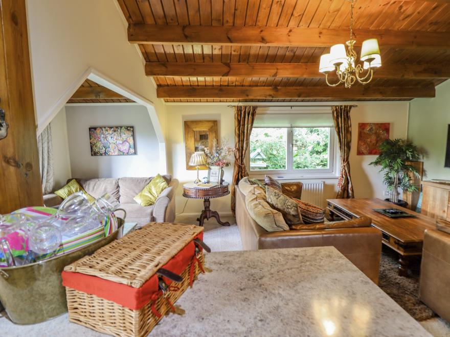 Lakeside Lodge Retreat
