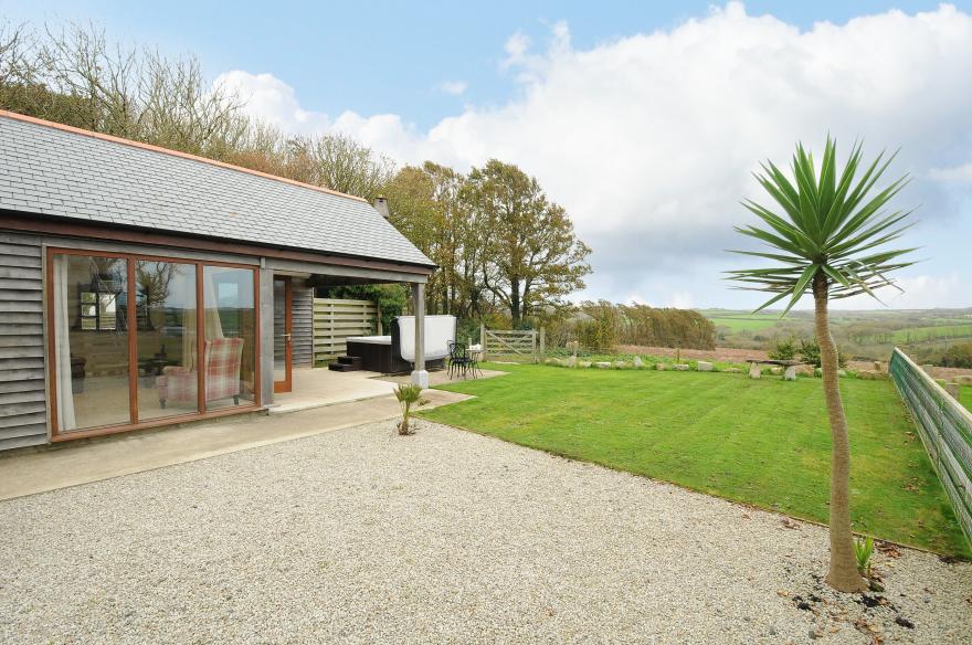 Pol Glas Cabin