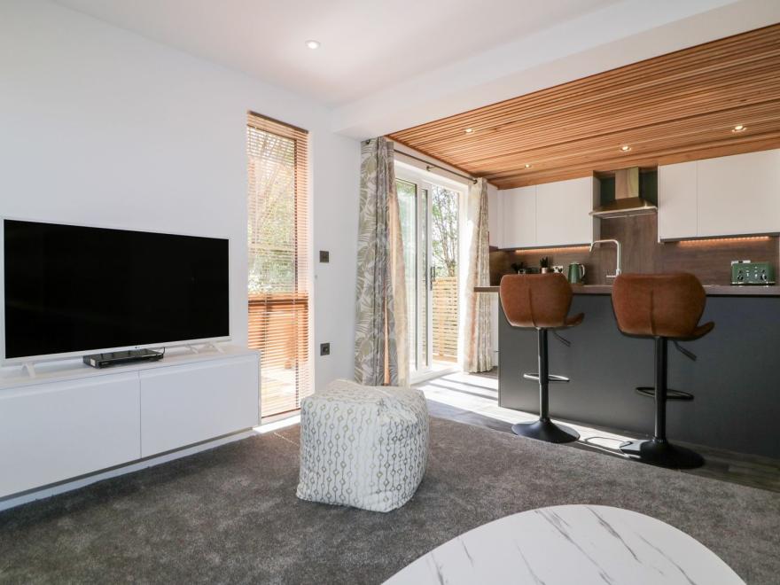 24 Meadow Retreat