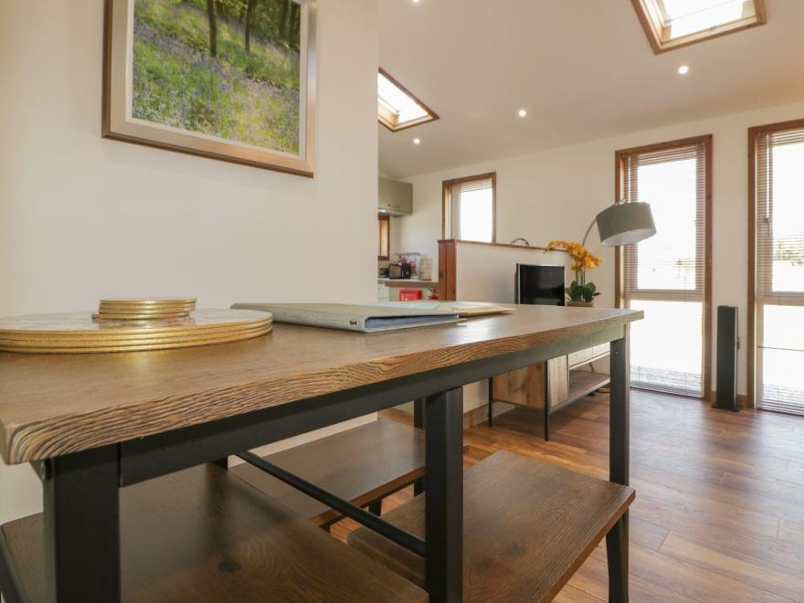 9 Meadow Retreat