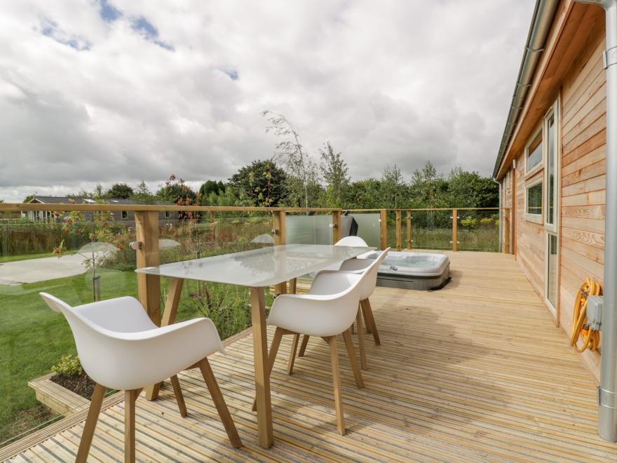 7 Meadow Retreat