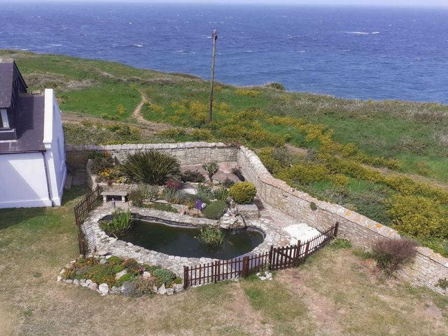 Old Higher Lighthouse Stopes Cottage