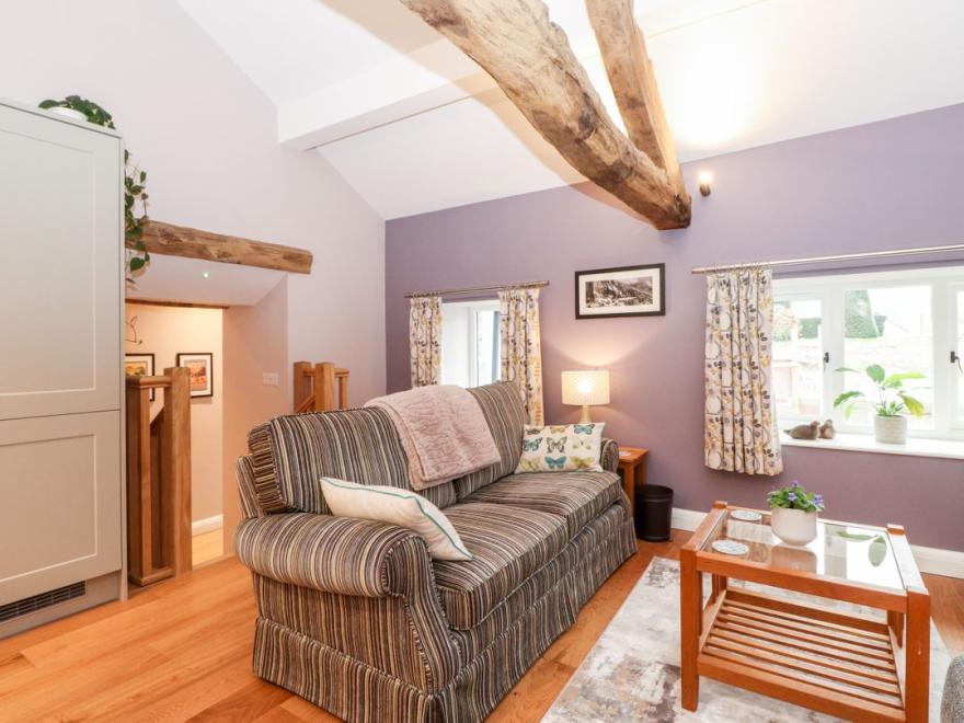 Low Ashmead Cottage