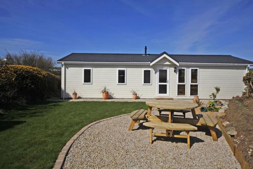 Arwelfa Lodge