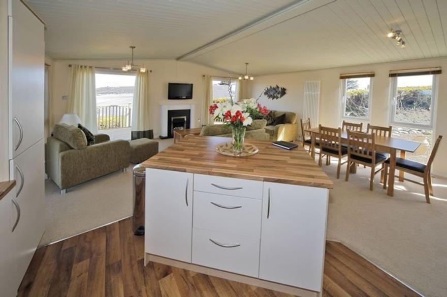Arwelfa Lodge